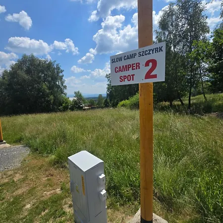 Slow Camp Pod Bieniatka - Namioty&camper Park Kemping Szczyrk