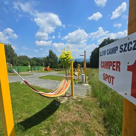 Slow Camp Pod Bieniatka - Namioty&camper Park Szczyrk
