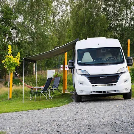 Kemping Slow Camp Pod Bieniatka - Namioty&camper Park Szczyrk